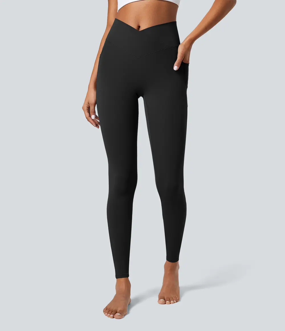 Crossover Pocket Leggings in Black